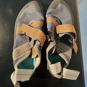 Butora Senegi Size USW 6.5 climbing shoe